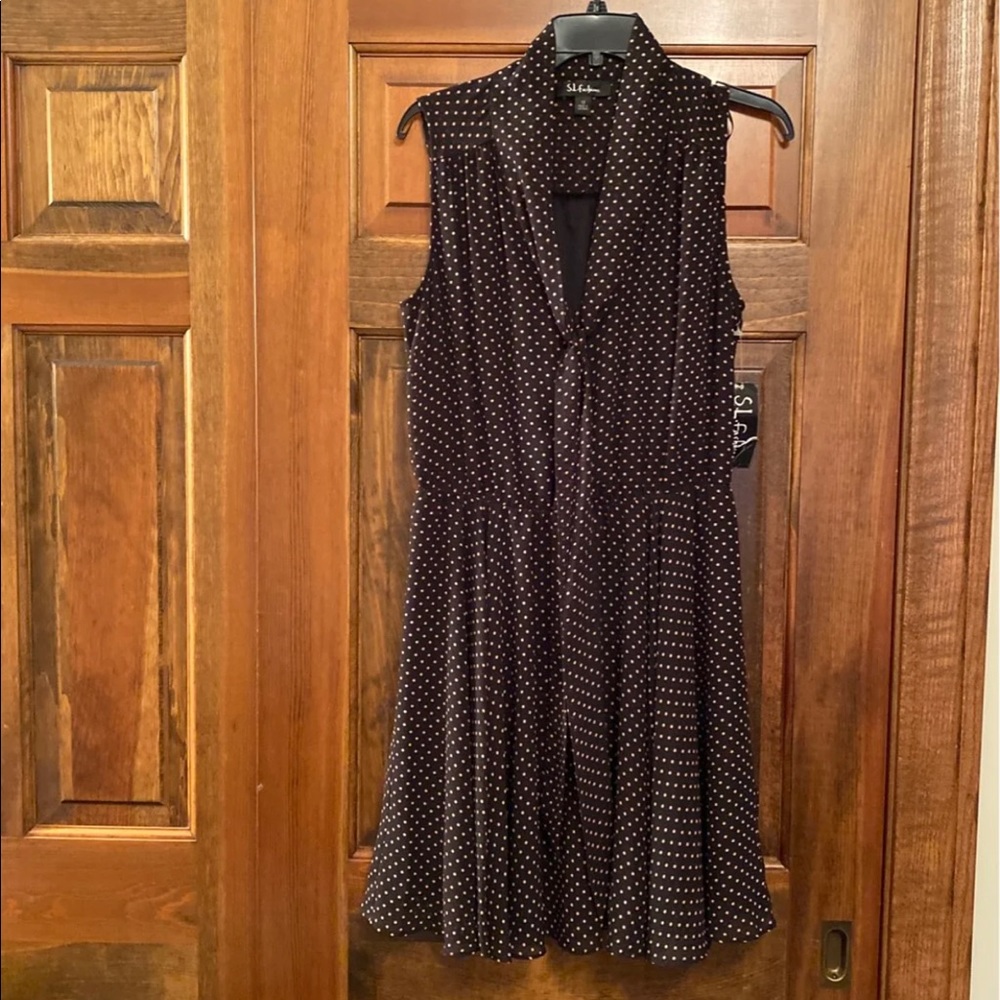 Women's Sleeveless Dress Size 12 NWT